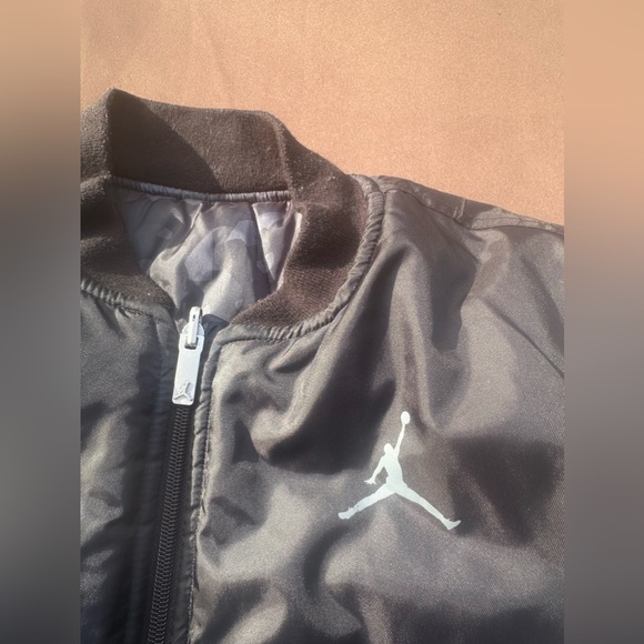 Jordan reversible jacket Boys 13-15 years 
Pit to pit: 20”
Length: 25” - Picture 5 of 13